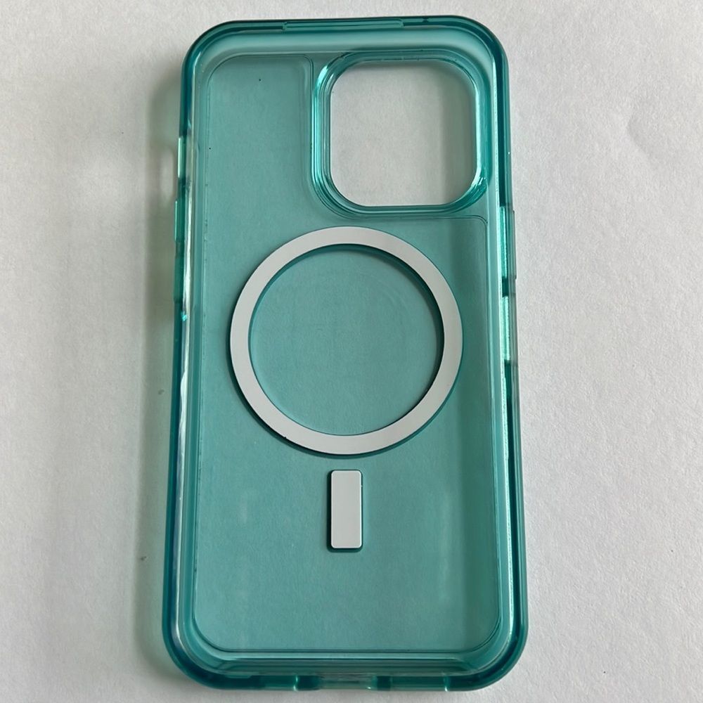 iPhone 13 Otterbox case - Picture 2 of 6